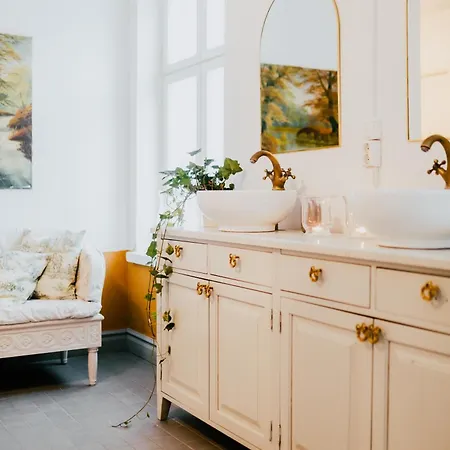 Han/Misafirhane Salaisen Puutarhan Majatalo Kauhajoki