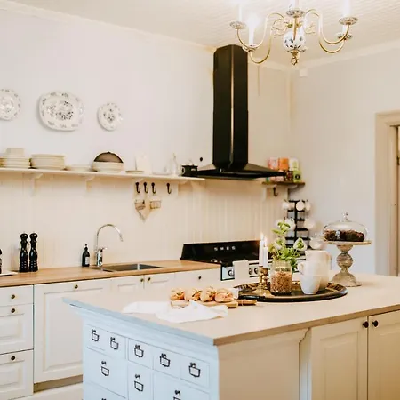 Han/Misafirhane Salaisen Puutarhan Majatalo Kauhajoki