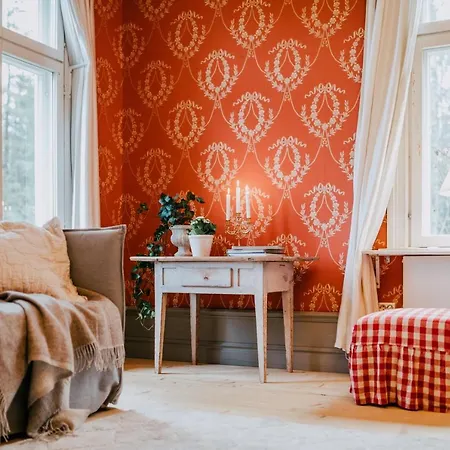 Salaisen Puutarhan Majatalo