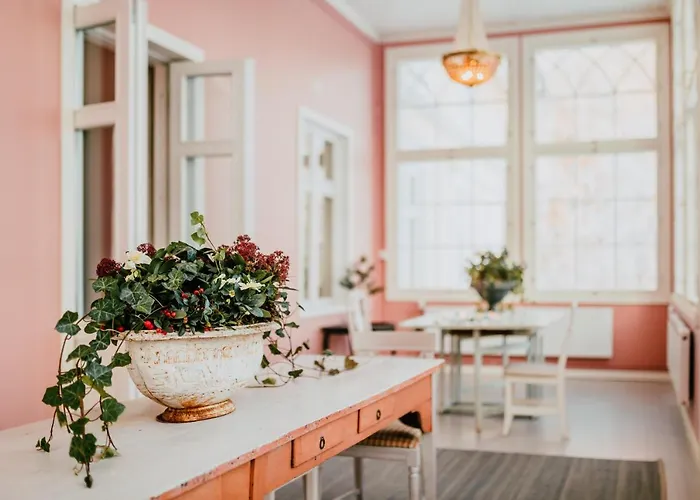 Salaisen Puutarhan Majatalo